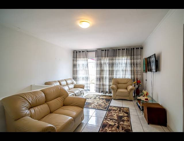 3 BEDROOM HOUSE FOR SALE IN RESERVOIR HILLS
